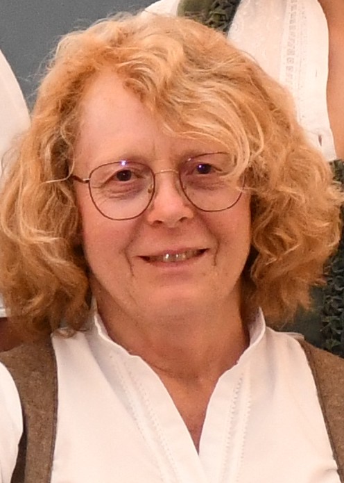 Fannerl Küblbeck als Mia Wurzinger