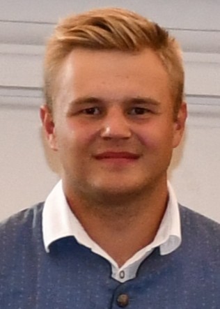Lukas Mayerhofer als Heinzi, junger Pizzalieferant