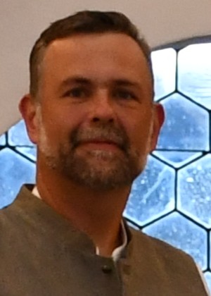 Markus Stieber als Klaus Nieberl, Sohn von Elvira