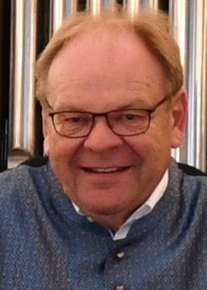 Wolfgang Lindmeier als Dr. Weinberger, Arzt im Kurhotel